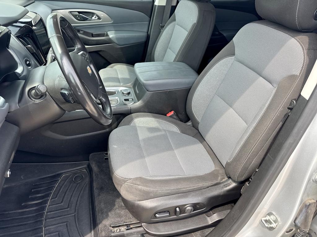 Thumbnail: 2018 Chevrolet Traverse - 10