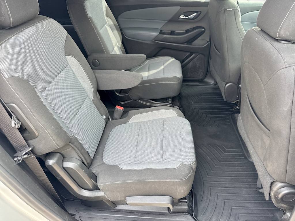 Thumbnail: 2018 Chevrolet Traverse - 11