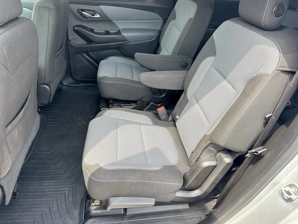 Thumbnail: 2018 Chevrolet Traverse - 25