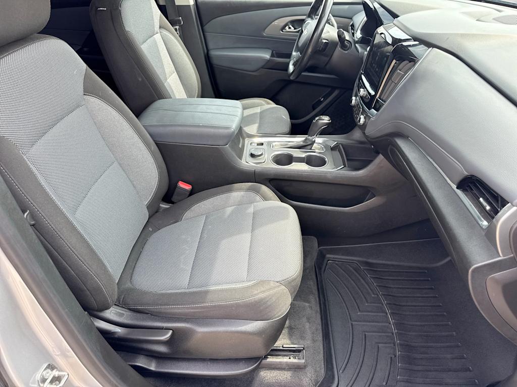 Thumbnail: 2018 Chevrolet Traverse - 27