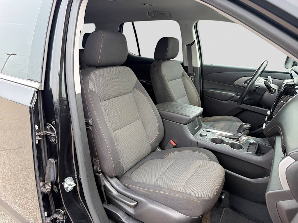 Thumbnail: 2020 Chevrolet Traverse - 28
