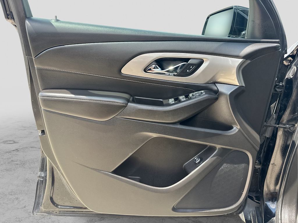 Thumbnail: 2019 Chevrolet Traverse - 35