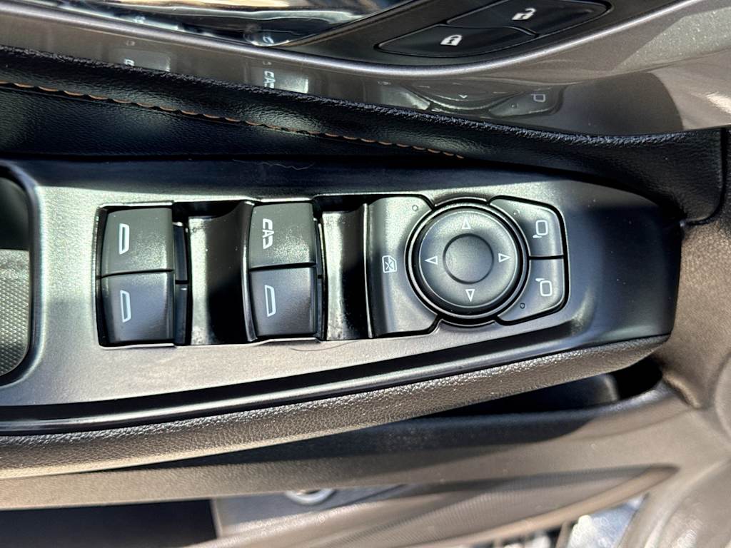 Thumbnail: 2019 Chevrolet Traverse - 25