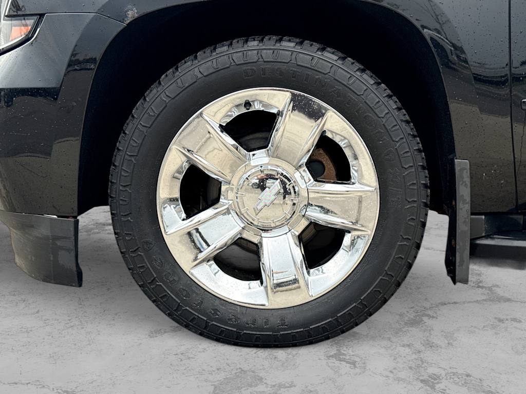 Thumbnail: 2016 Chevrolet Suburban - 8