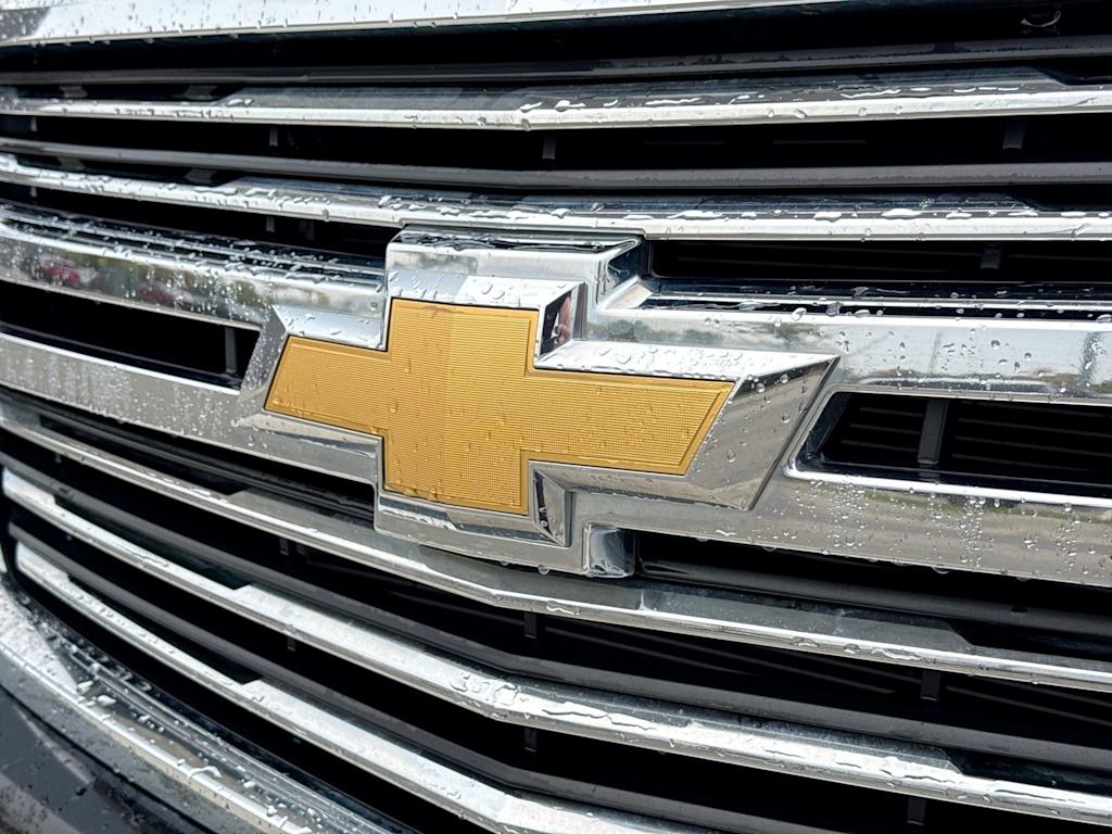 Thumbnail: 2016 Chevrolet Suburban - 7