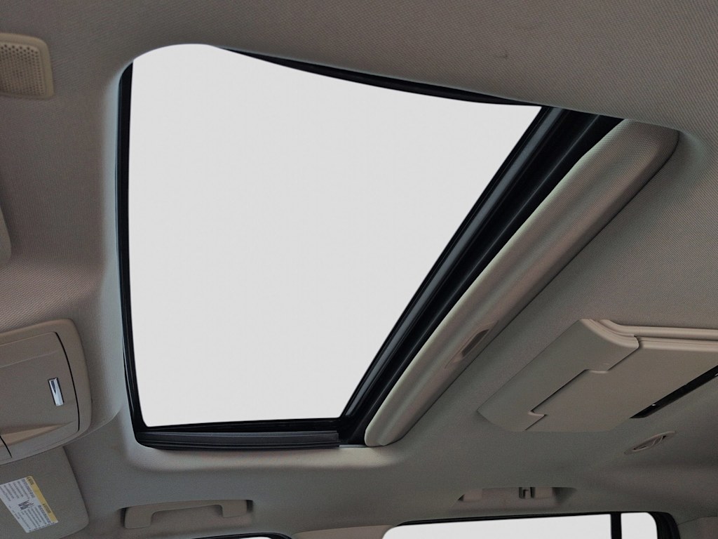 Thumbnail: 2015 Chevrolet Suburban - 26