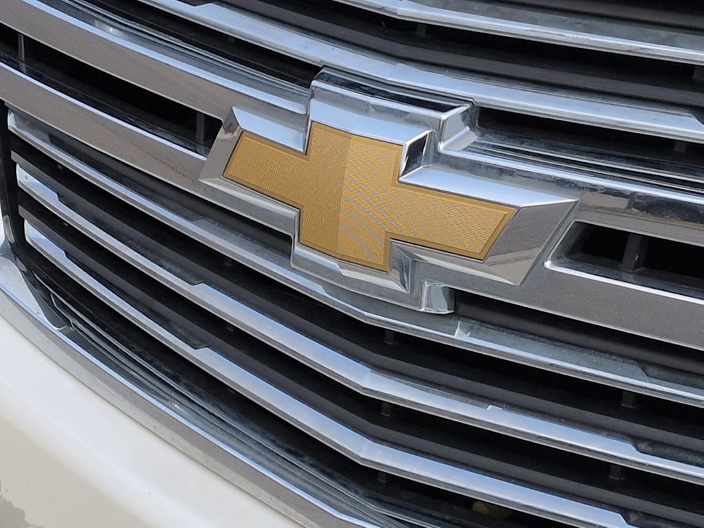 Thumbnail: 2015 Chevrolet Suburban - 7
