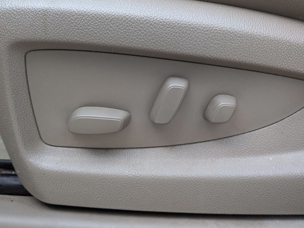 Thumbnail: 2015 Chevrolet Suburban - 25
