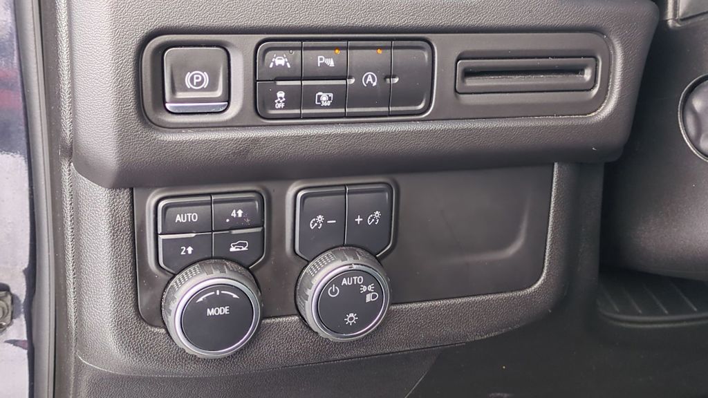 Thumbnail: 2023 Chevrolet Tahoe - 22