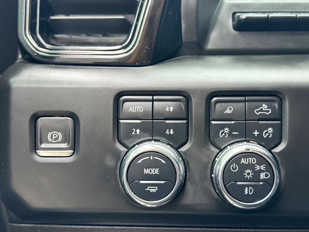 Thumbnail: 2023 GMC Sierra 1500 - 32