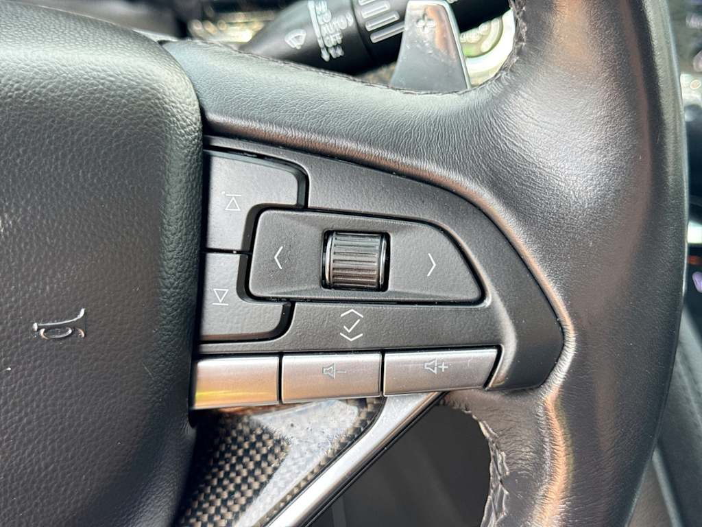 Thumbnail: 2024 Cadillac XT6 - 32