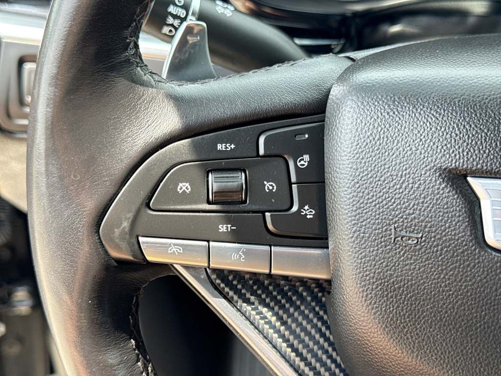 Thumbnail: 2024 Cadillac XT6 - 31