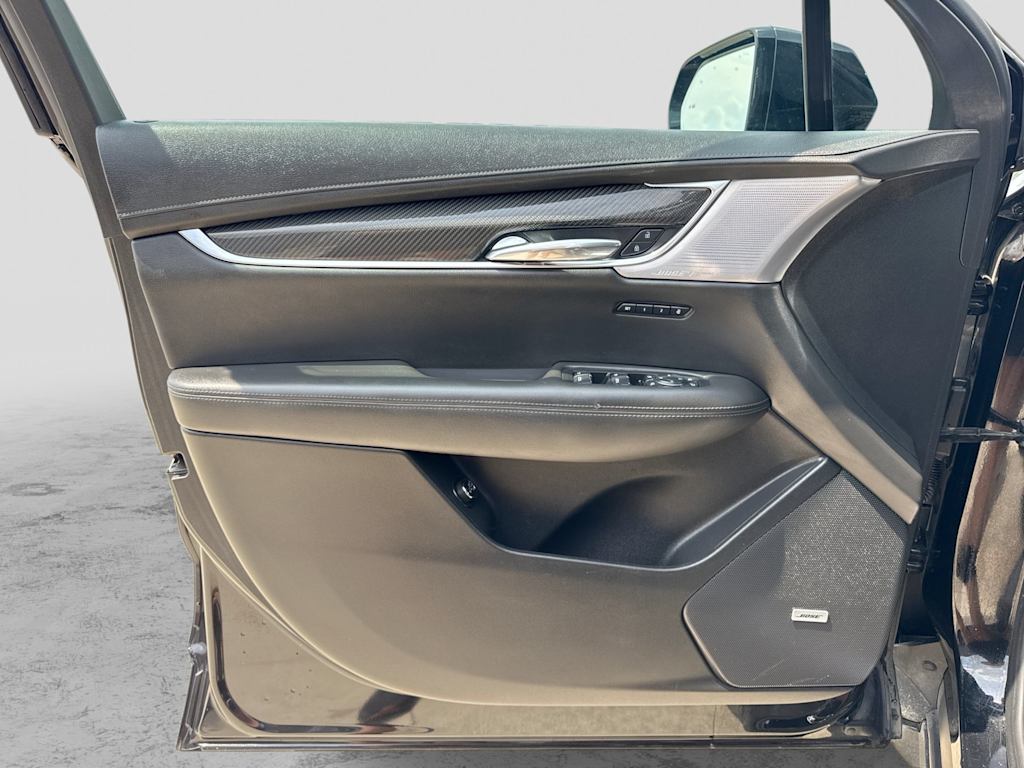 Thumbnail: 2024 Cadillac XT6 - 36