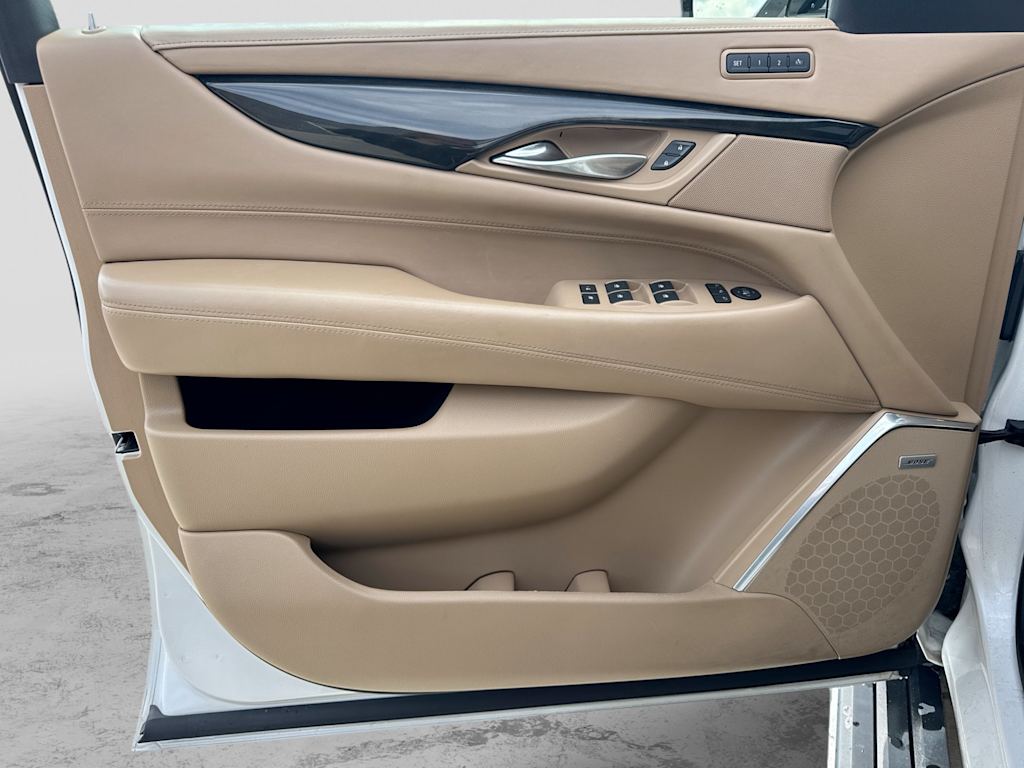 Thumbnail: 2018 Cadillac Escalade - 32