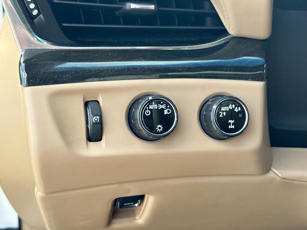 Thumbnail: 2018 Cadillac Escalade - 31