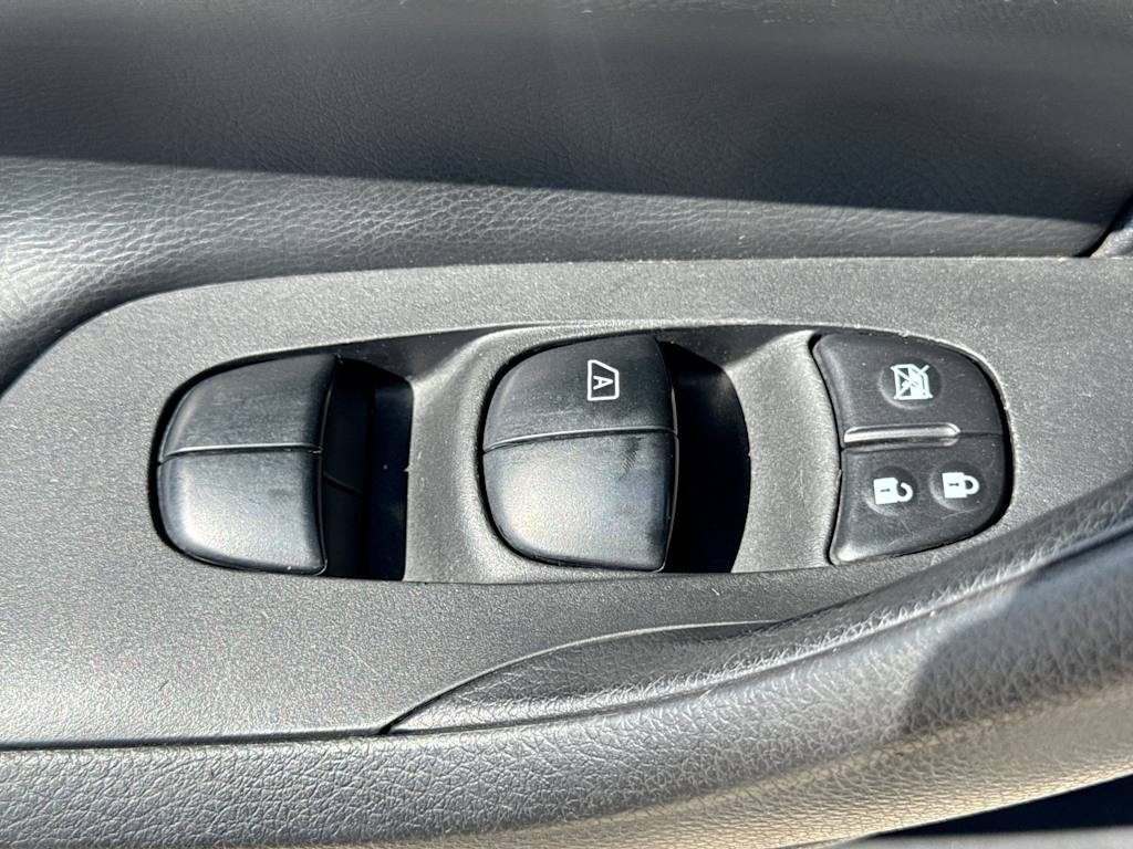 Thumbnail: 2016 Nissan Altima - 24
