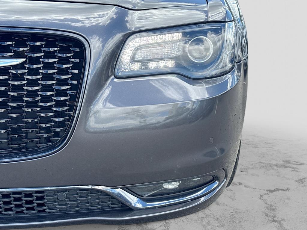 Thumbnail: 2016 Chrysler 300 - 24