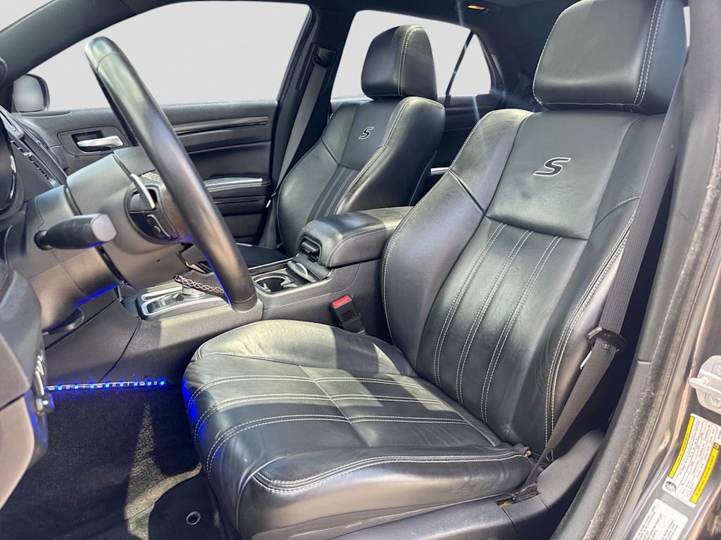 Thumbnail: 2016 Chrysler 300 - 11
