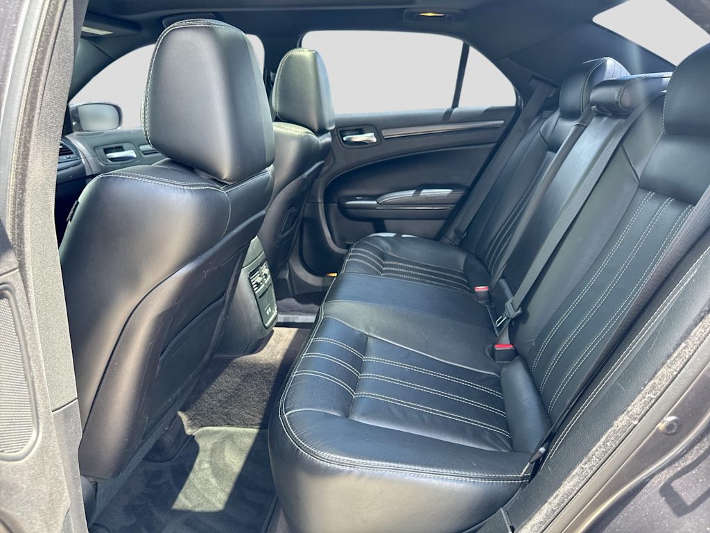 Thumbnail: 2016 Chrysler 300 - 28