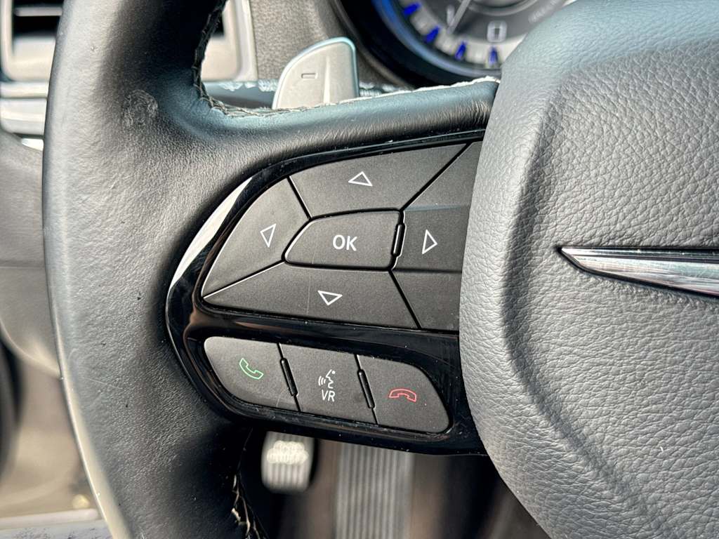 Thumbnail: 2017 Chrysler 300 - 27