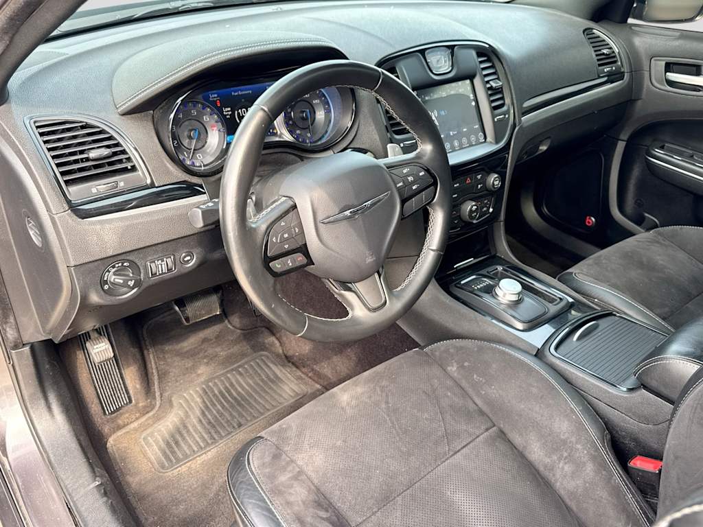 Thumbnail: 2017 Chrysler 300 - 2