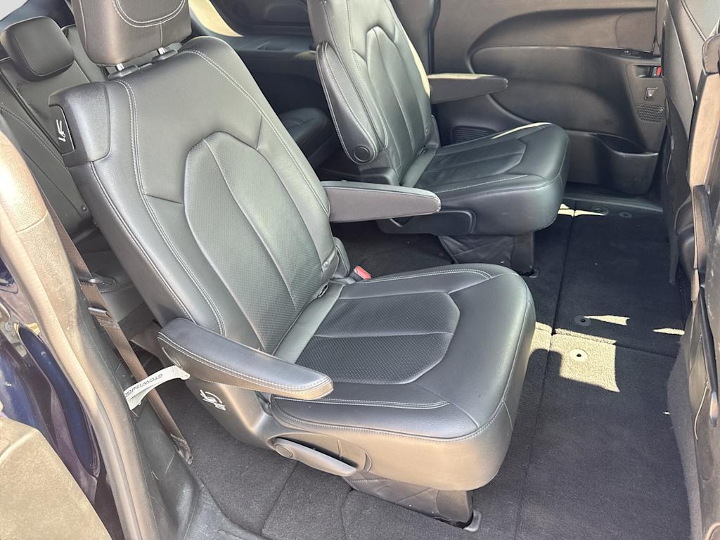 Thumbnail: 2018 Chrysler Pacifica - 11