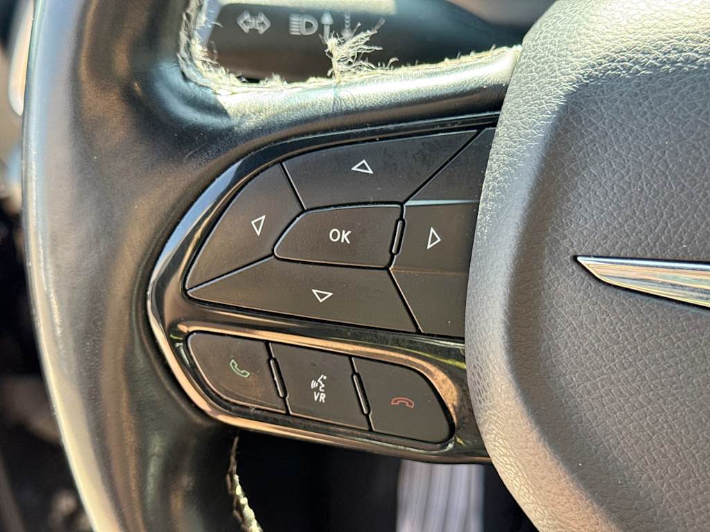 Thumbnail: 2018 Chrysler Pacifica - 27