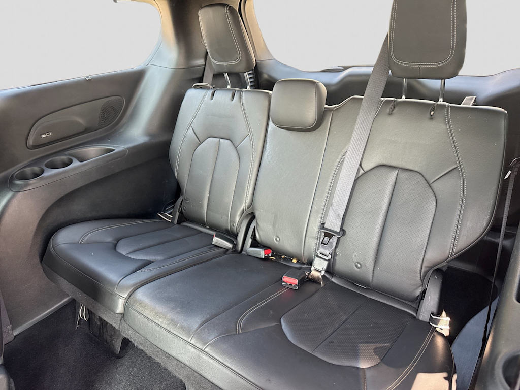 Thumbnail: 2018 Chrysler Pacifica - 24