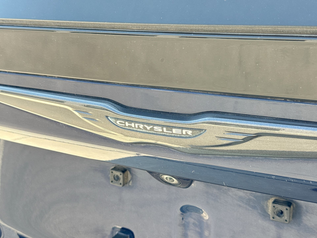 Thumbnail: 2018 Chrysler Pacifica - 7