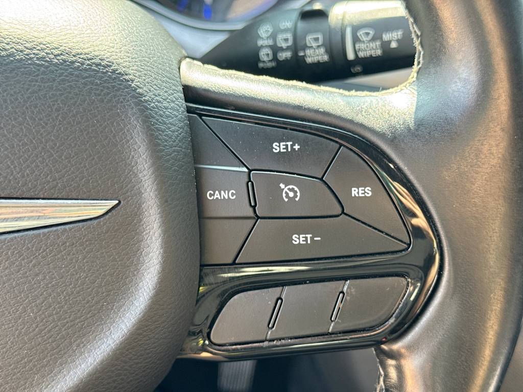 Thumbnail: 2018 Chrysler Pacifica - 28