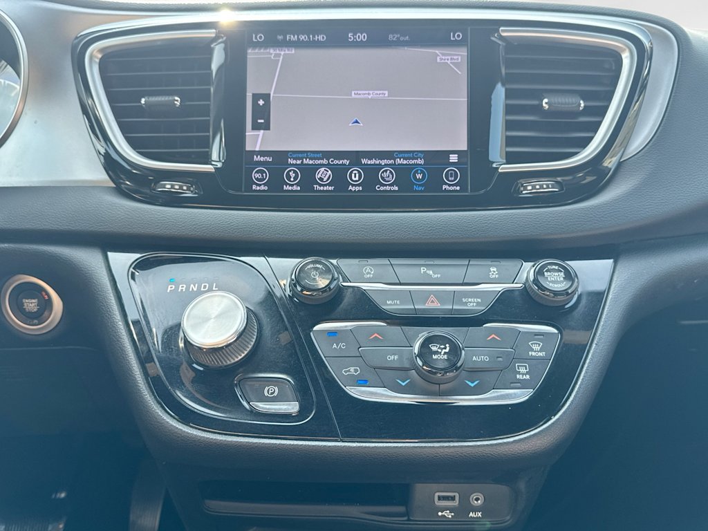 Thumbnail: 2018 Chrysler Pacifica - 14