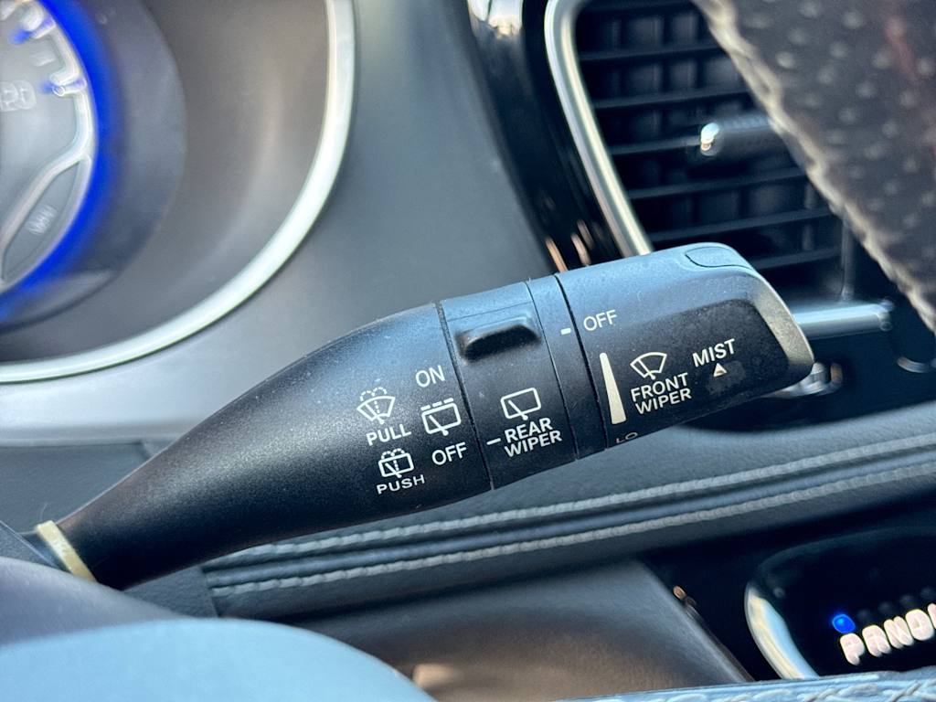 Thumbnail: 2019 Chrysler Pacifica - 32