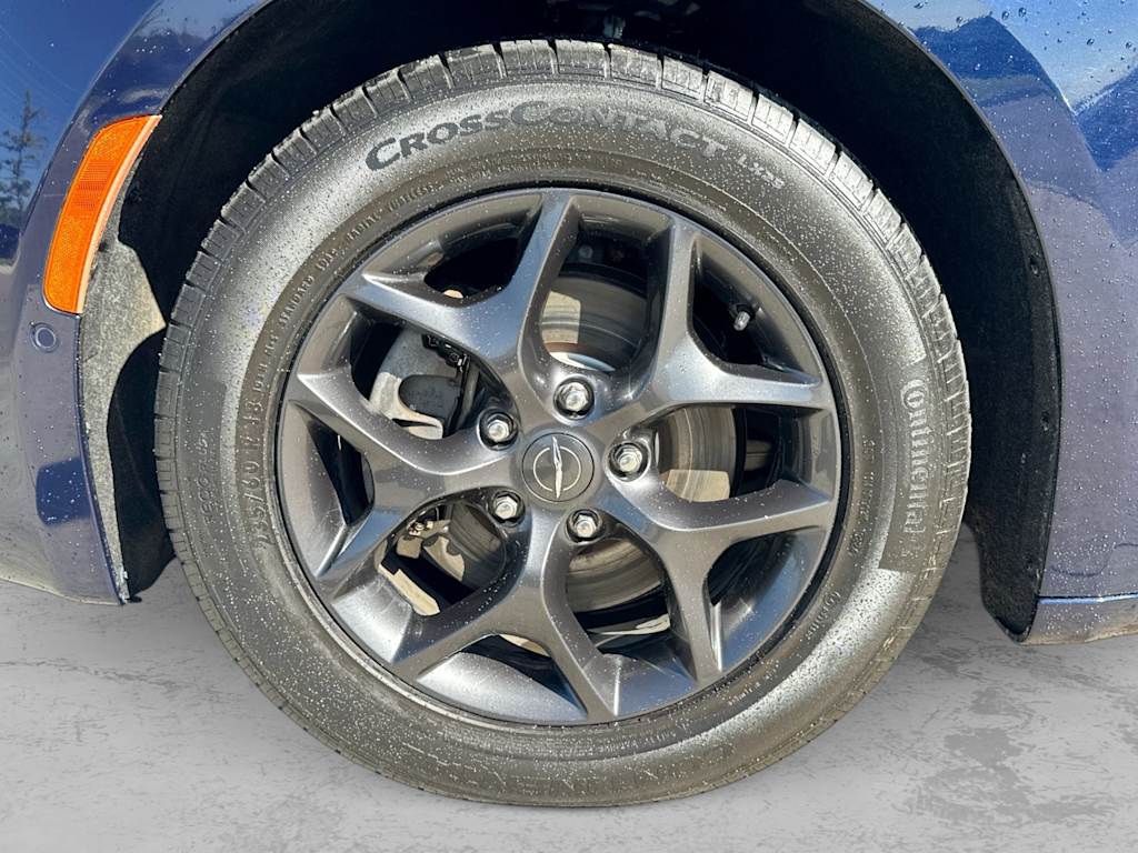 Thumbnail: 2019 Chrysler Pacifica - 8