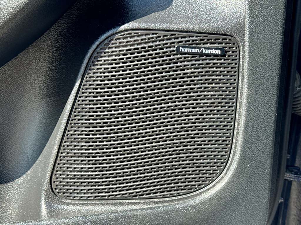 Thumbnail: 2019 Chrysler Pacifica - 19