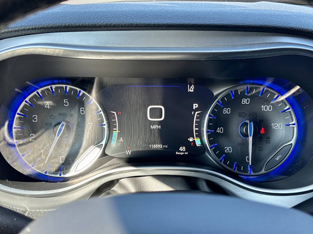 Thumbnail: 2019 Chrysler Pacifica - 16