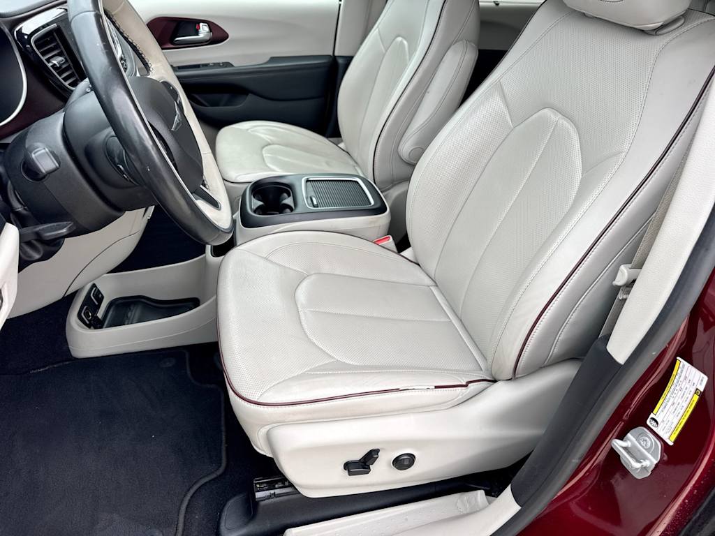 Thumbnail: 2020 Chrysler Pacifica - 10