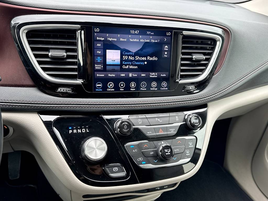Thumbnail: 2020 Chrysler Pacifica - 14