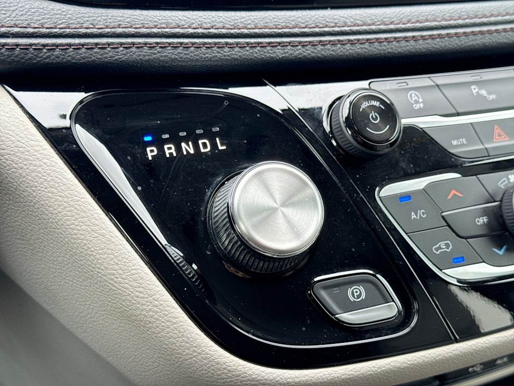 Thumbnail: 2020 Chrysler Pacifica - 15