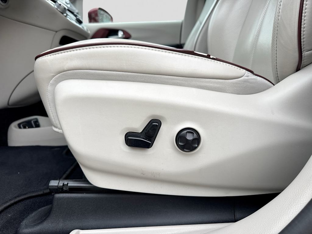Thumbnail: 2020 Chrysler Pacifica - 24