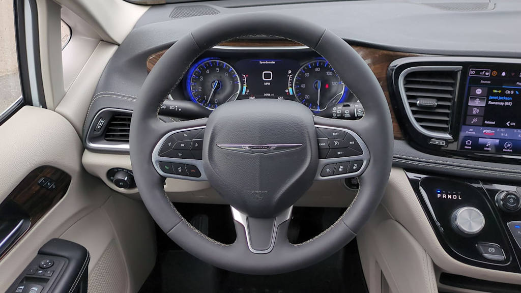 Thumbnail: 2023 Chrysler Pacifica - 14