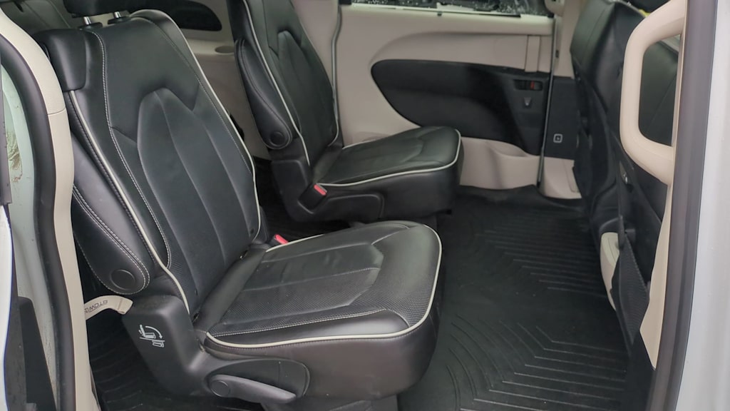 Thumbnail: 2023 Chrysler Pacifica - 25