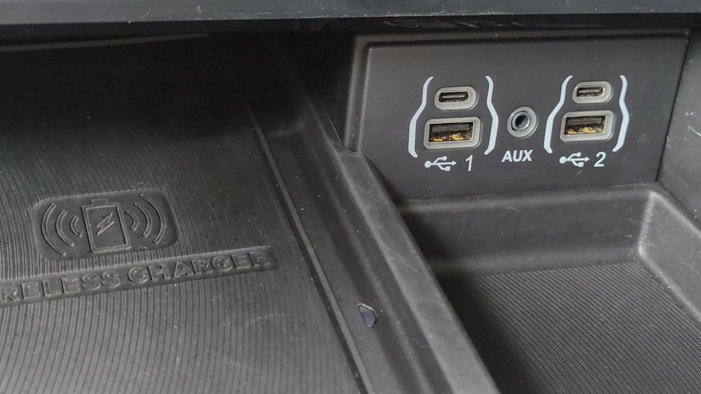 Thumbnail: 2023 Chrysler Pacifica - 34