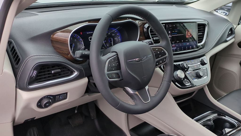 Thumbnail: 2023 Chrysler Pacifica - 2