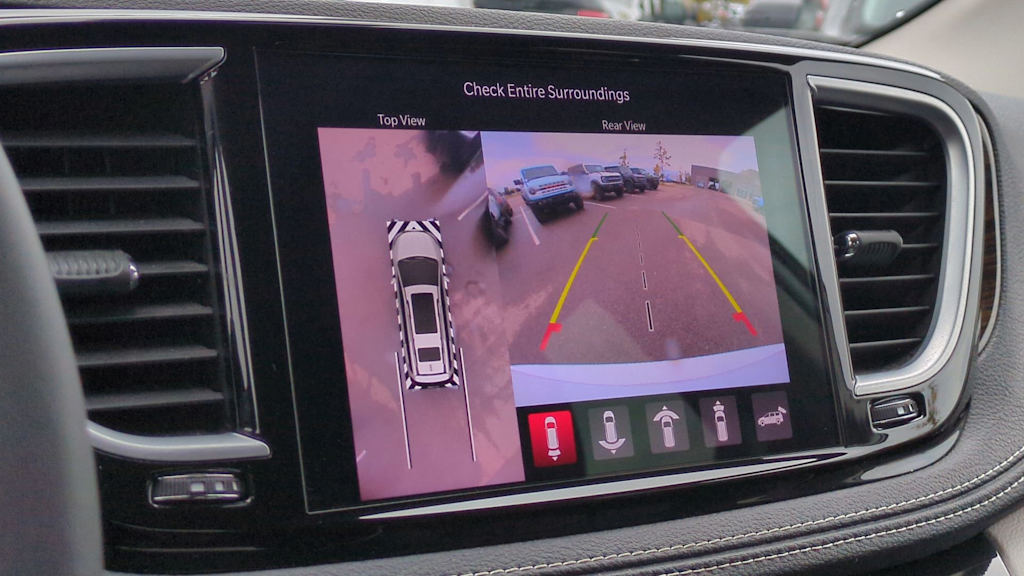 Thumbnail: 2023 Chrysler Pacifica - 32