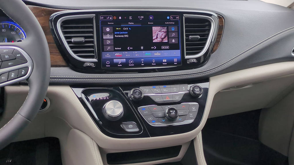 Thumbnail: 2023 Chrysler Pacifica - 15