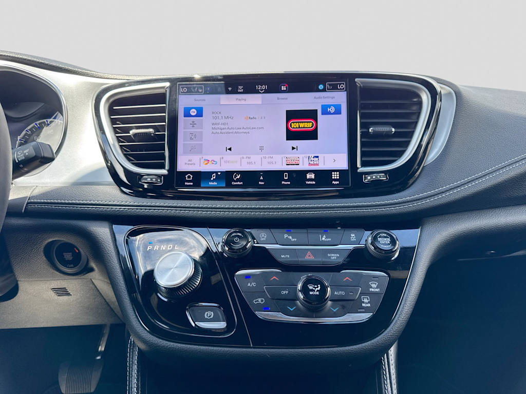 Thumbnail: 2026 Chrysler Pacifica - 14
