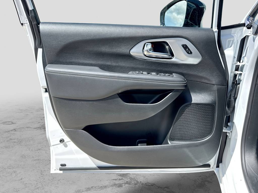 Thumbnail: 2026 Chrysler Pacifica - 37