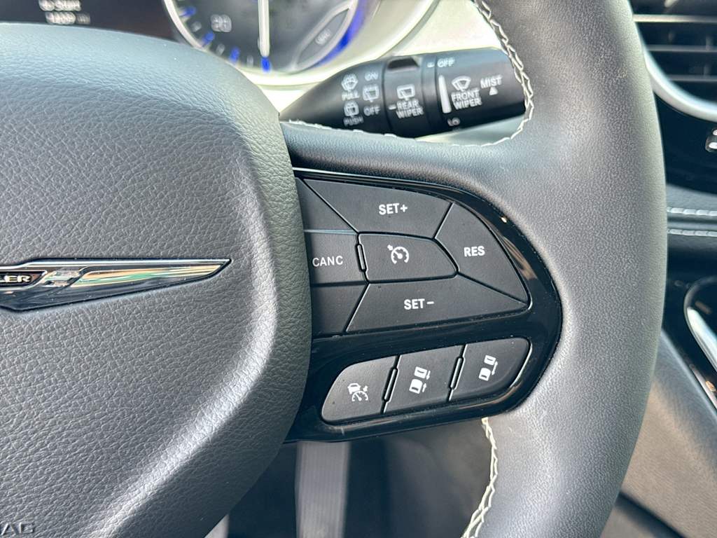 Thumbnail: 2026 Chrysler Pacifica - 32