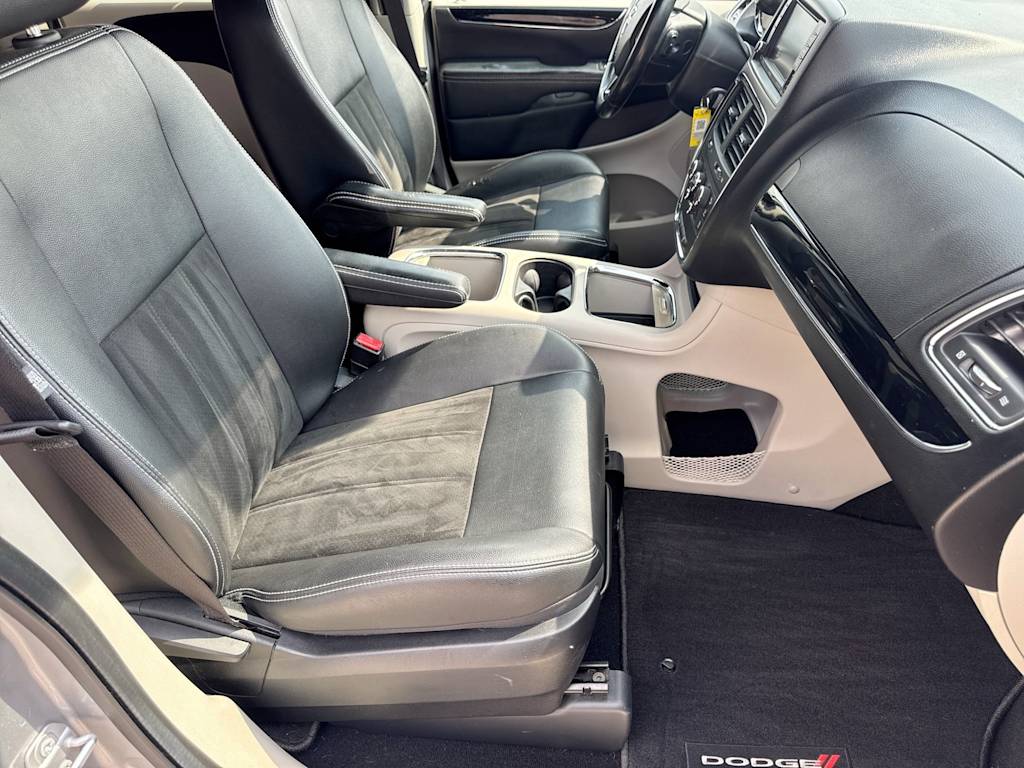 Thumbnail: 2019 Dodge Grand Caravan - 11