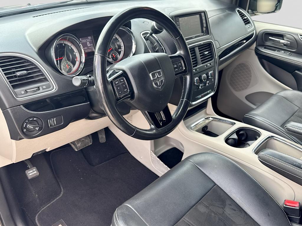 Thumbnail: 2019 Dodge Grand Caravan - 2